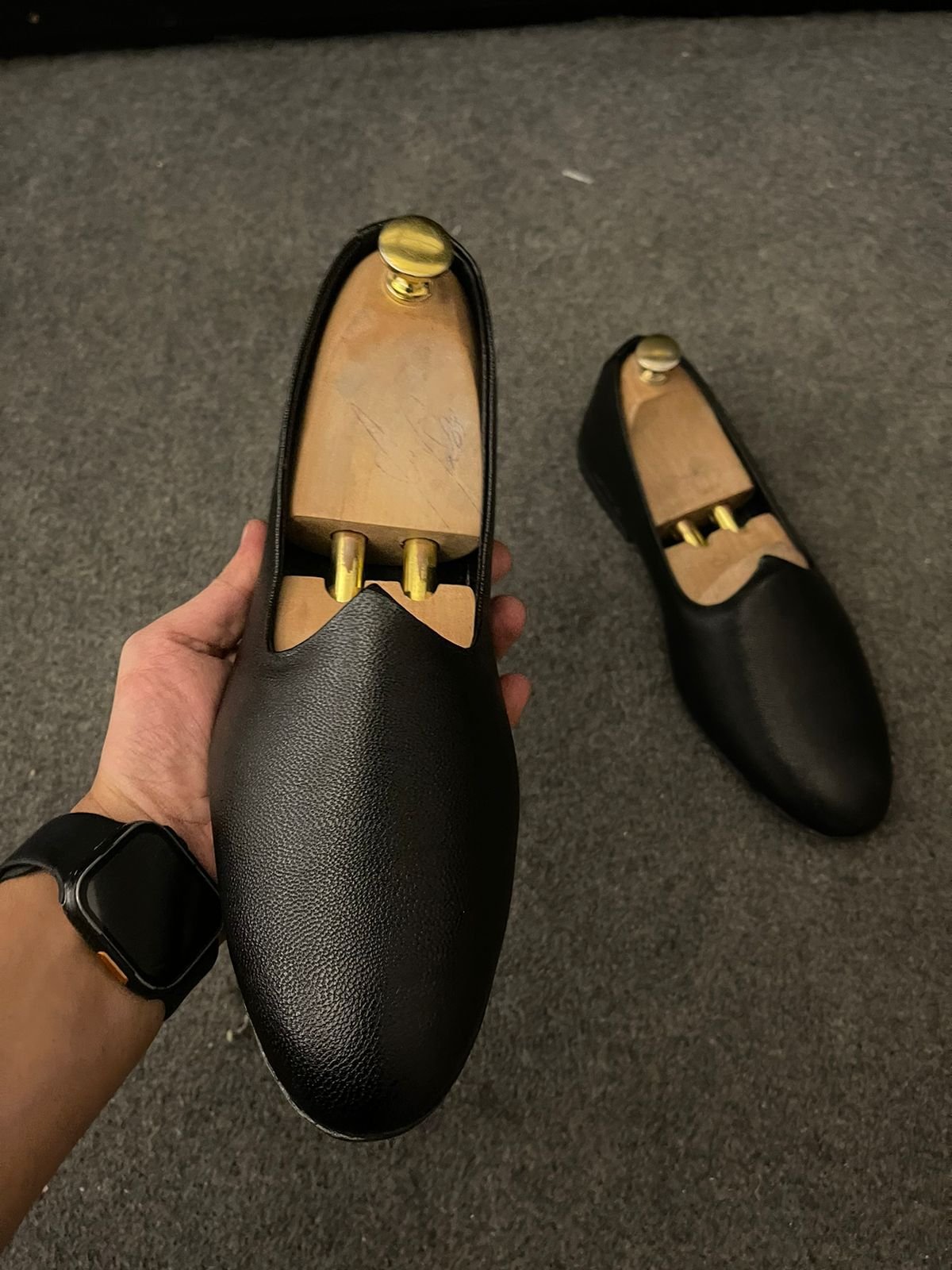 Black Enzo Moojari - Image 2
