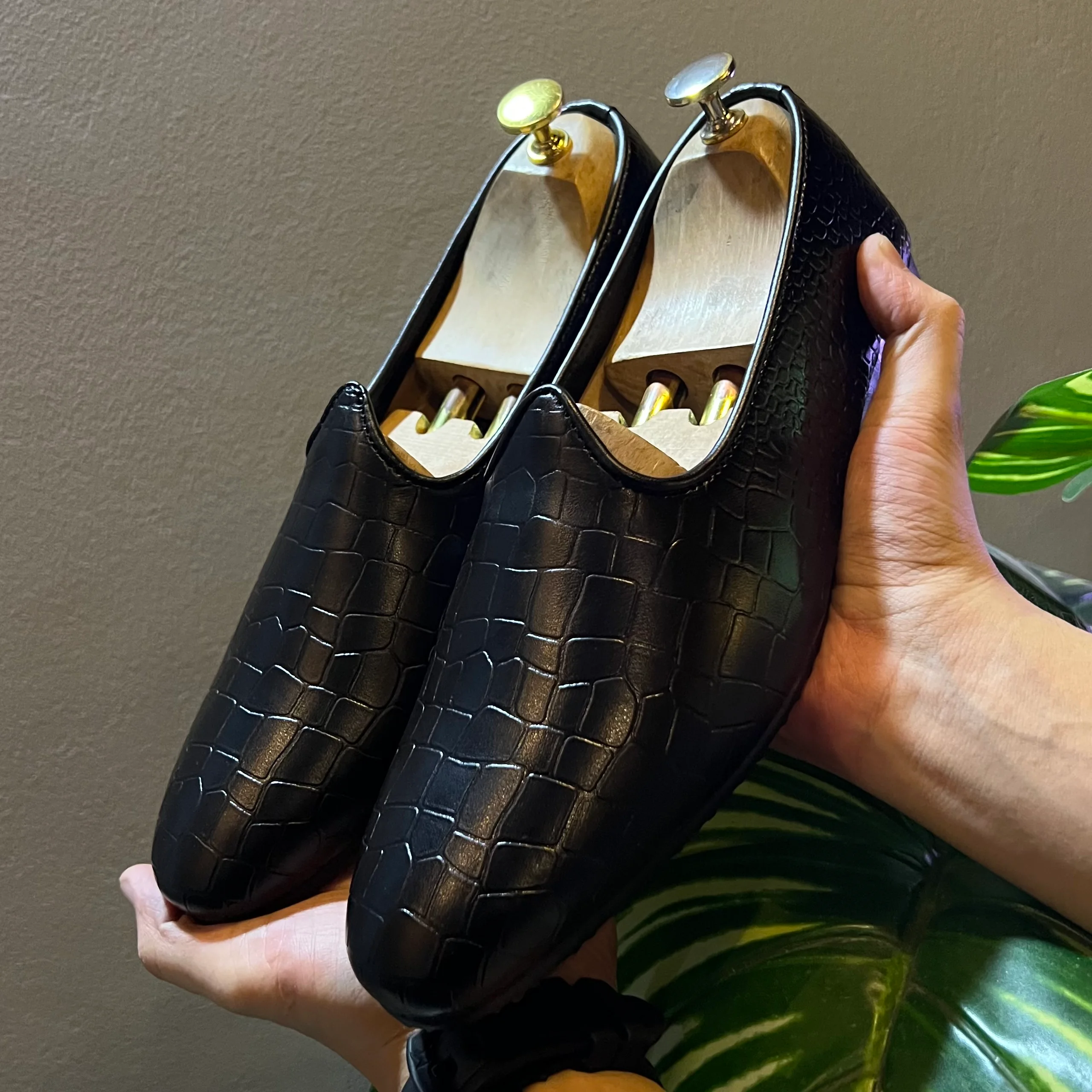 Crocodile Black Moojari Tassel - Image 4