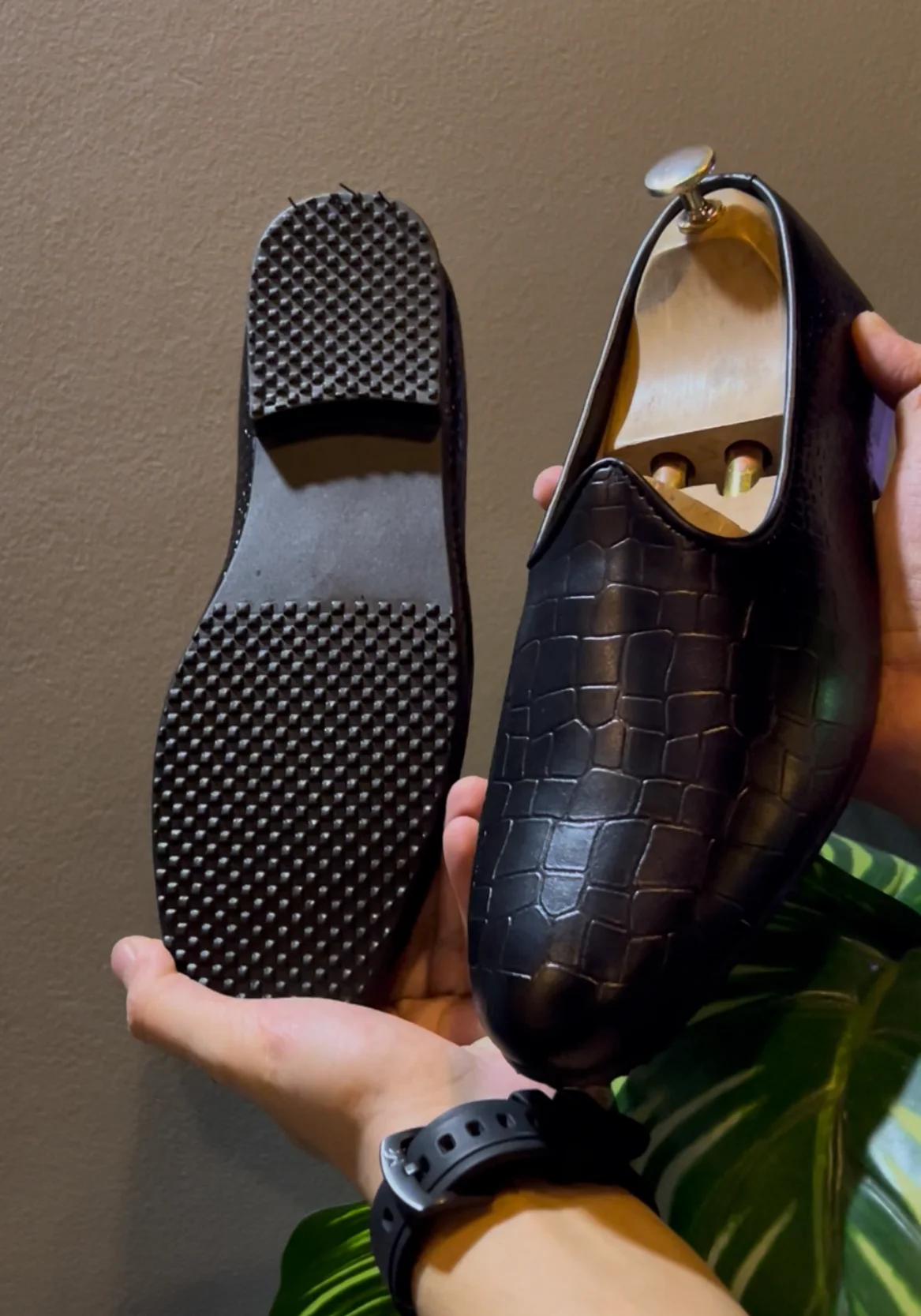 Crocodile Black Moojari Tassel - Image 2