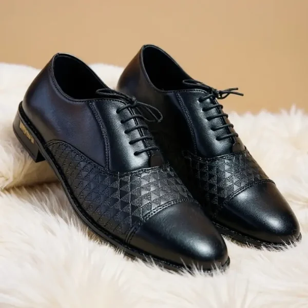 Black Triangel Formal Shoe