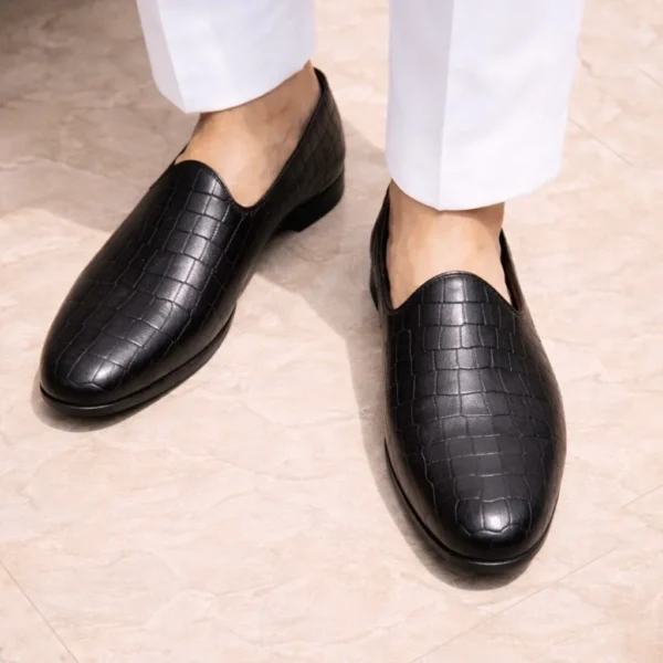 Crocodile Black Moojari Tassel